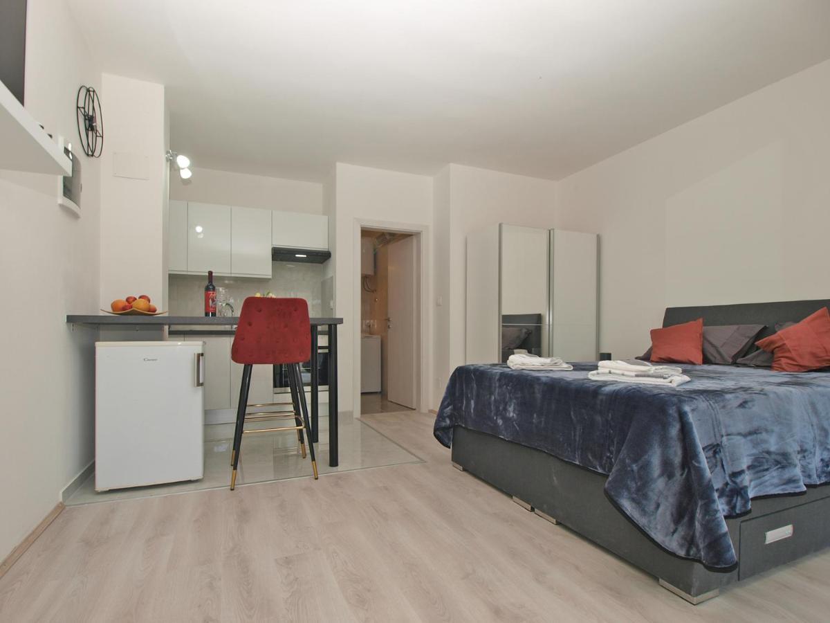 Florinda 2091 Pula